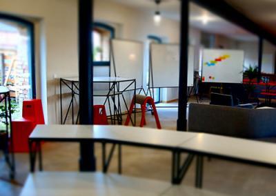 Fertiger Projektraum im Erdgeschoss nach dem Umbau mit Innendämmung UdiReco von UdiDämmsysteme