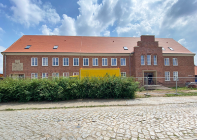 Landambulatorium von außen während der Sanierung