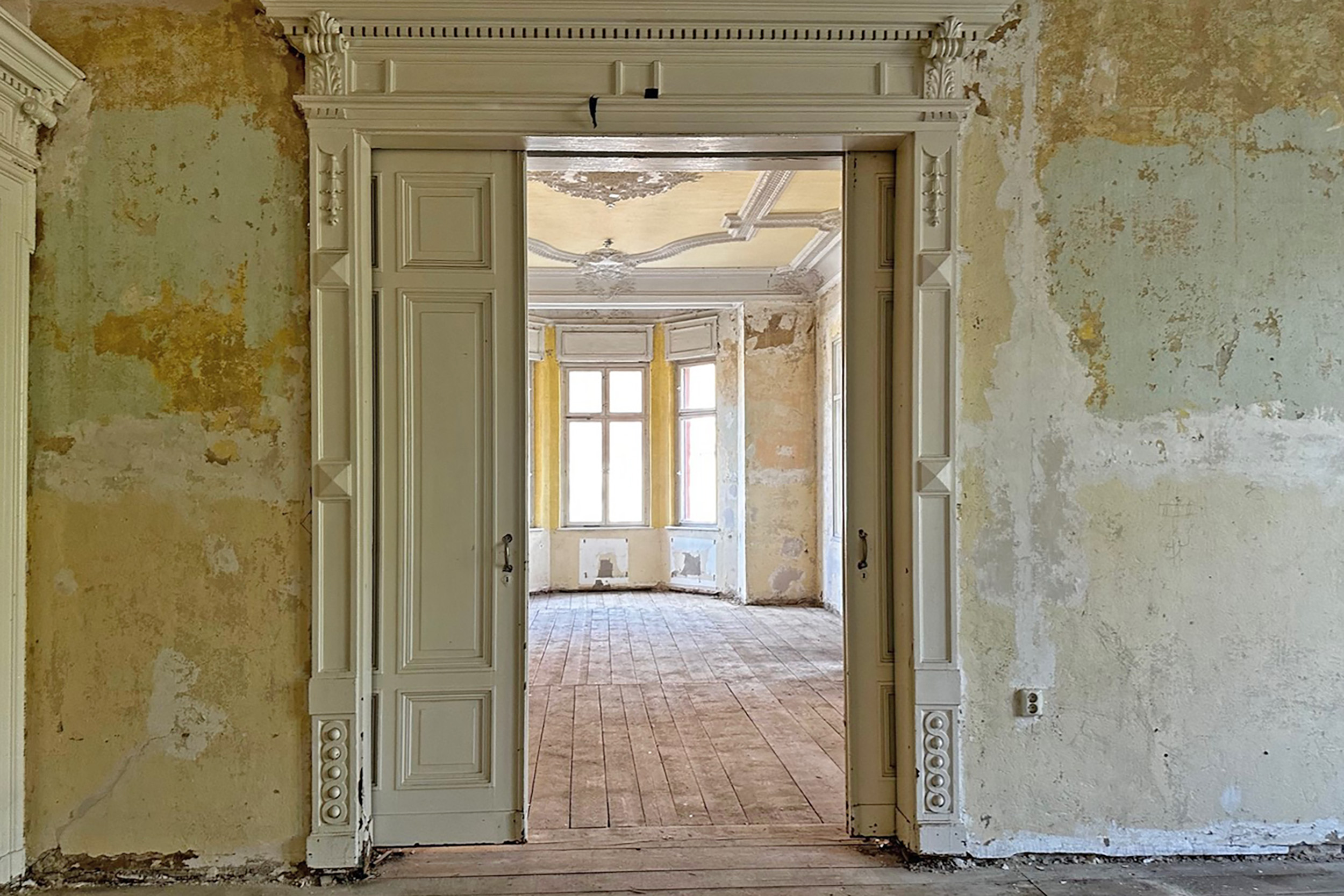 Udi_Oertker_Halle-vorher4 Sanierter Raum in der Villa in Halle